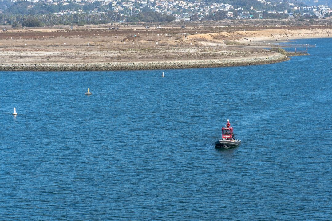 Florida boating accident reporting law - rescue boat responding to water emergency