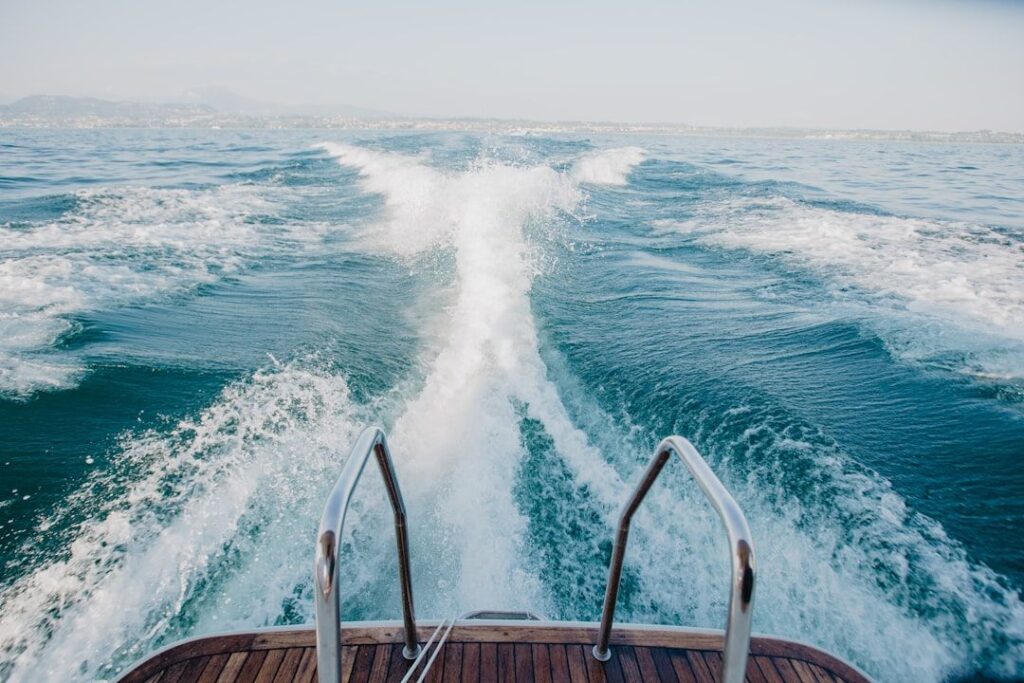 Florida boating safety rules every operator must know - boat following safe navigation