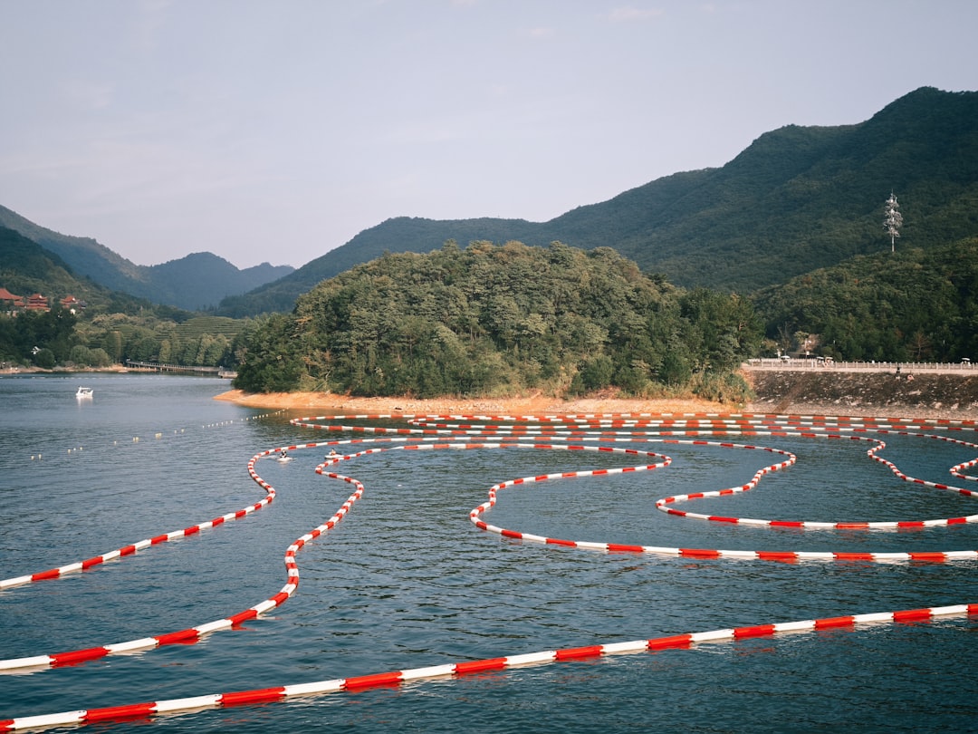 Safe boating zones and markers