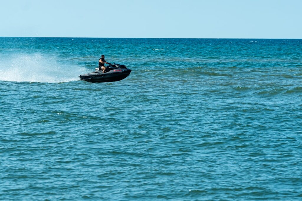Florida jet ski laws and regulations - jet ski cutting through ocean waves